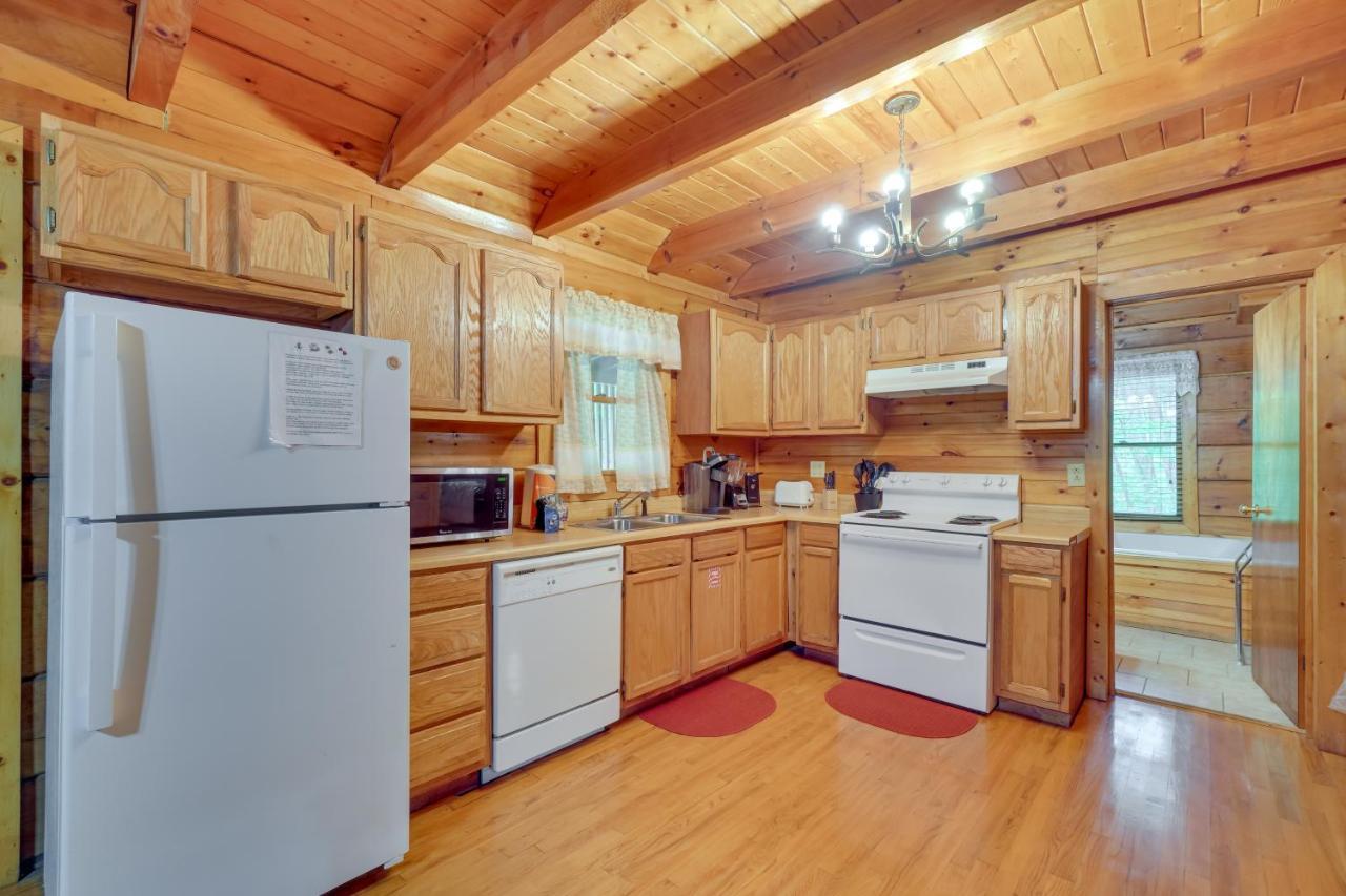 Cabin With Hot Tub About 6 Mi To Downtown Gatlinburg! ภายนอก รูปภาพ