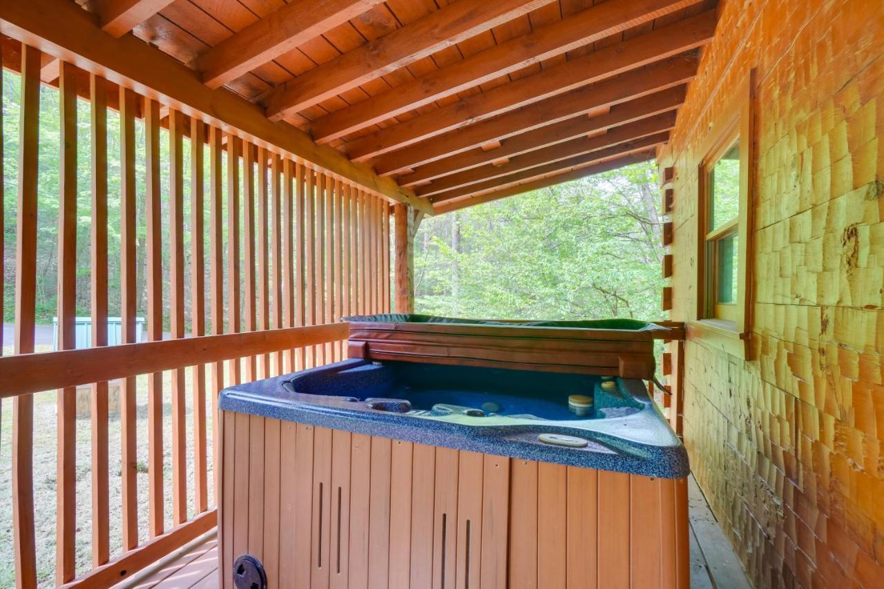 Cabin With Hot Tub About 6 Mi To Downtown Gatlinburg! ภายนอก รูปภาพ